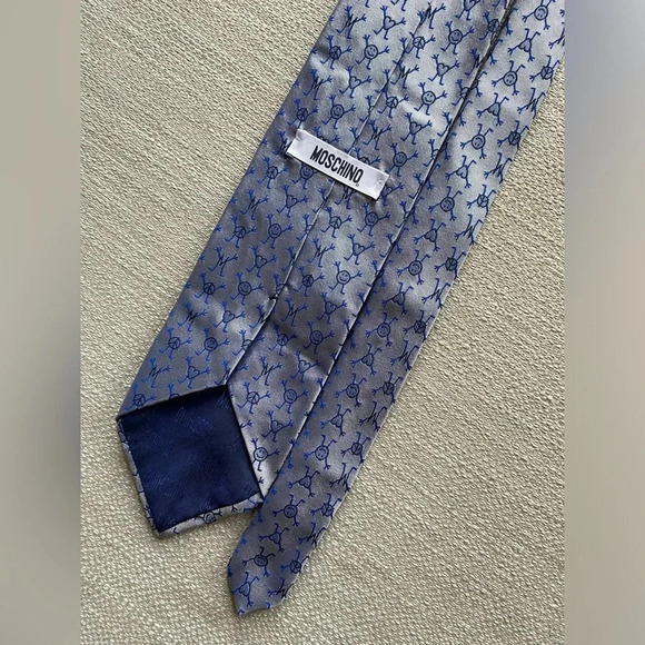 Moschino Tie Men’s 100% Silk Smiley Face Peace Heart Print Blue - Picture 1 of 7